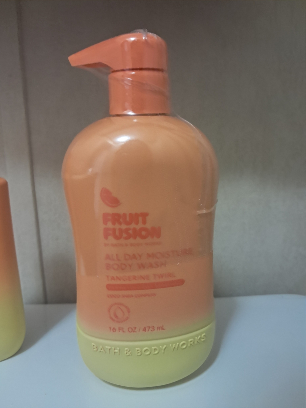 Bath & Body Works Fruit Fusion Tangerine Twist Body Wash - Orange, Yellow